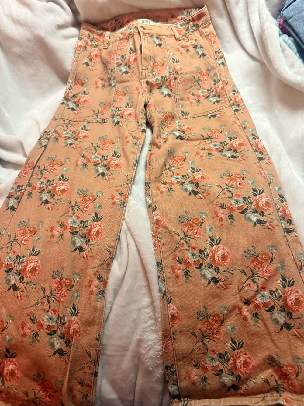 Bibi size medium, Floral Wide-Leg Pants - Peach Floral